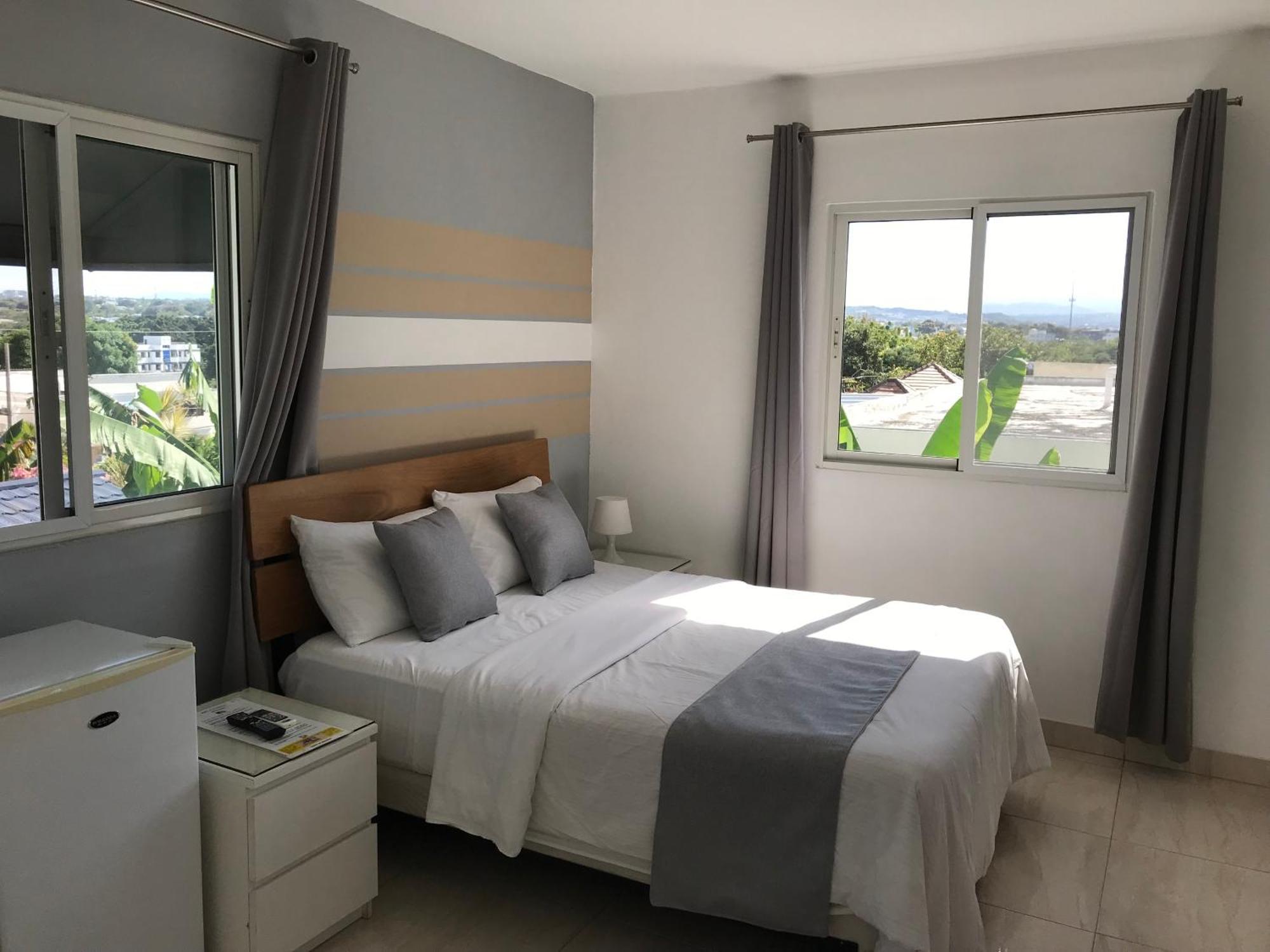 Centro De Santiago Hotel ซานติอาโก เด ลอสกาบาเญโรส ภายนอก รูปภาพ
